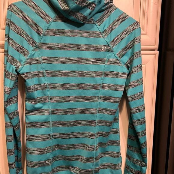 Lukka Hooded Sweashirt Small Womens Long Sleeve Pullover Thumb Holes Casuals - Picture 4 of 9